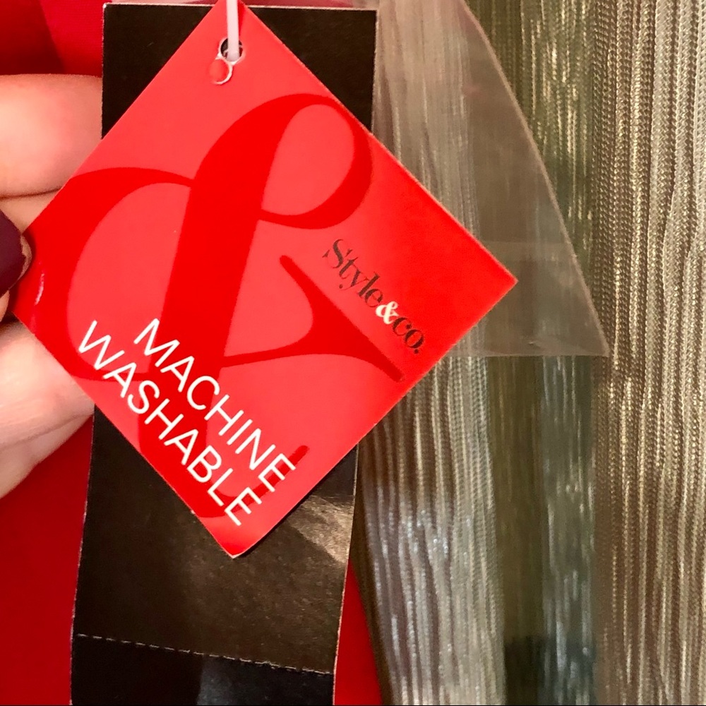 *Bundle 4/$20* Style & Co. Red Buttoned-down Short Sleeved Top Plus Size 16 - Picture 6 of 6